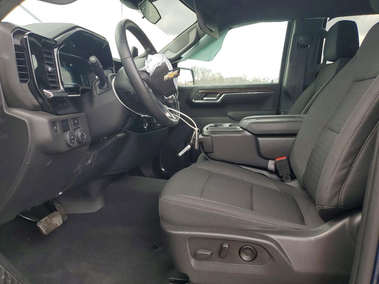 2023 Chevrolet Silverado C1500 LT