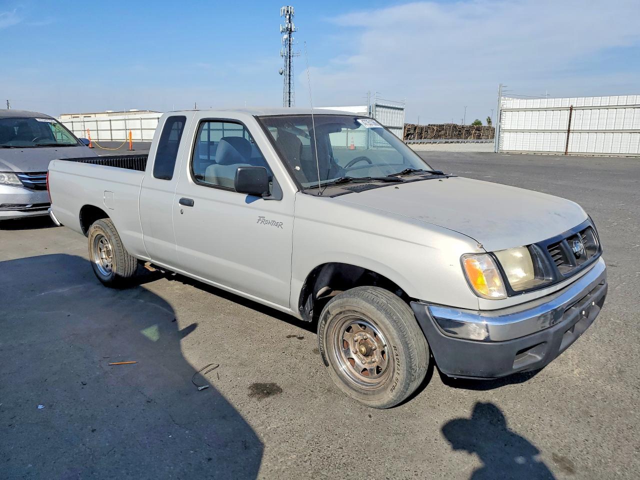 1999 Nissan Frontier XE