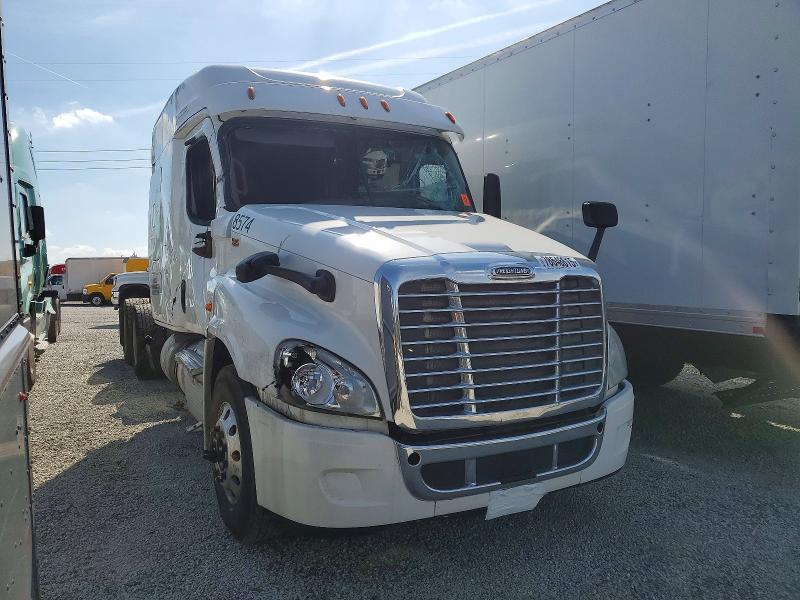 2017 Freightliner Cascadia 125 Semi Truck