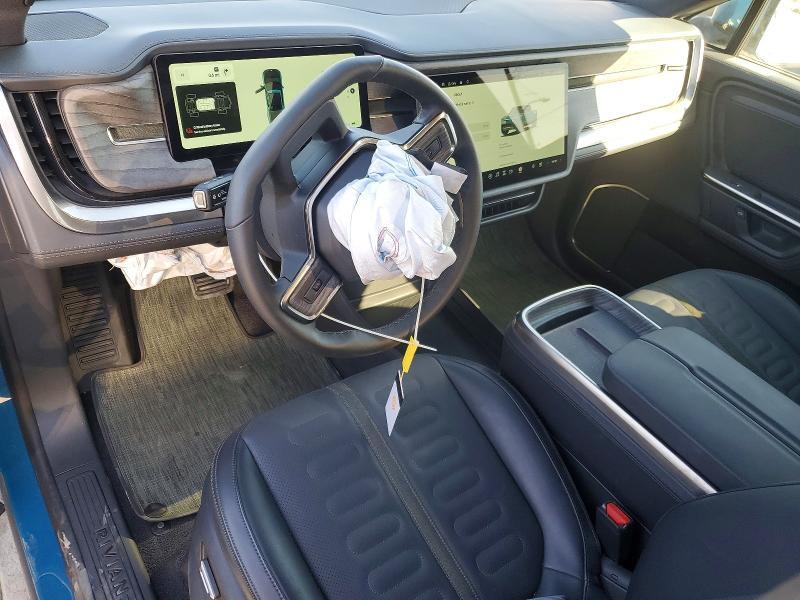 2025 Rivian R1T Adventure