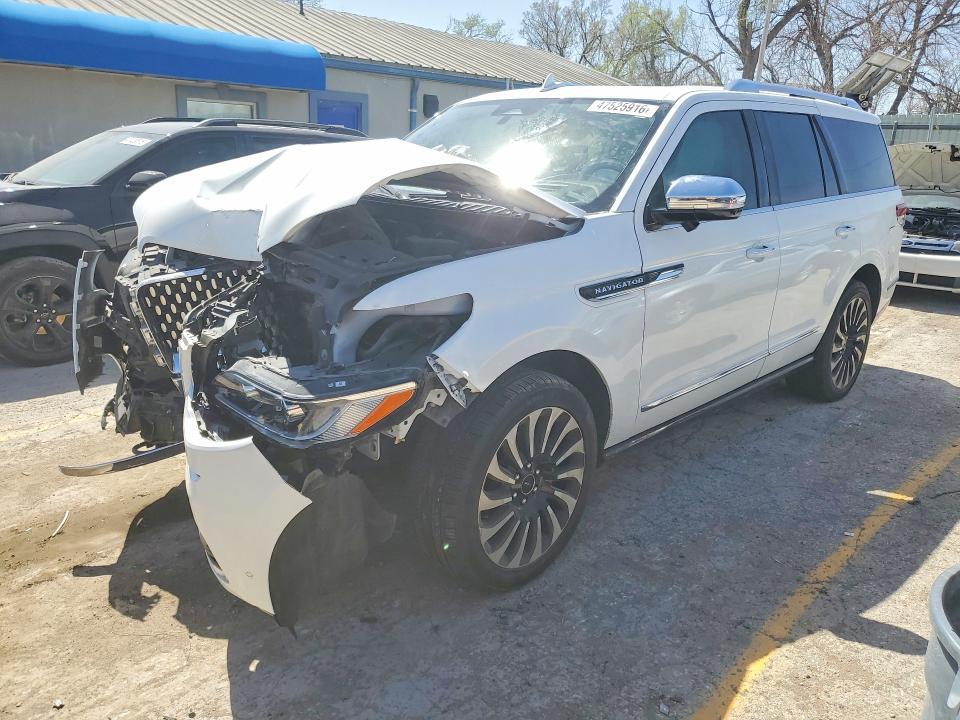 2022 Lincoln Navigator Black Label