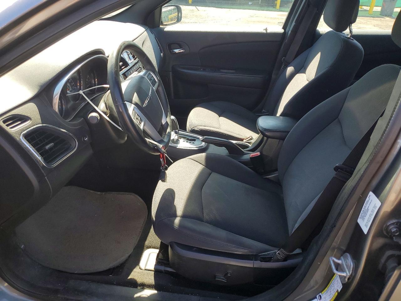 2013 Chrysler 200 Touring
