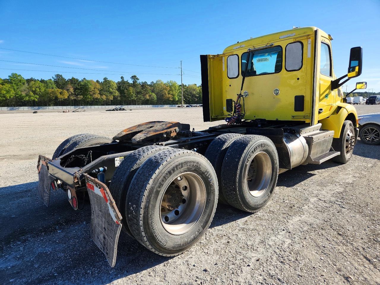 2017 Peterbilt 579 Semi Truck