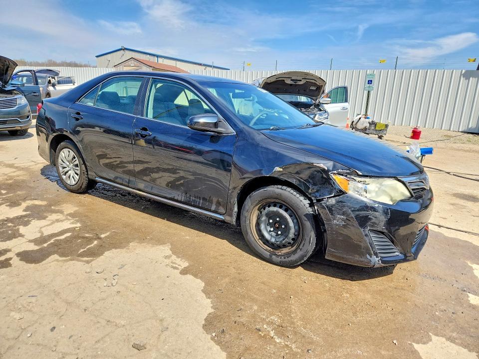 2014 Toyota Camry le