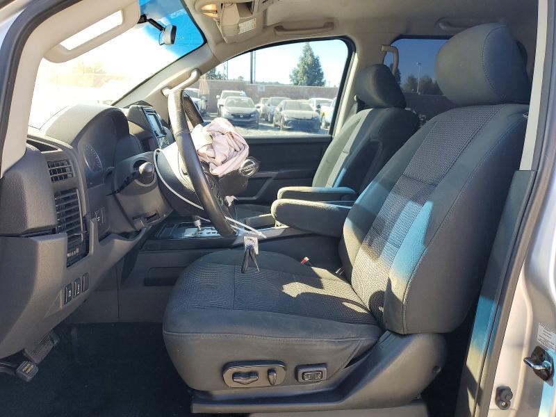 2015 Nissan Titan SV