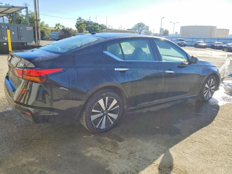 2022 Nissan Altima 2.5 sv