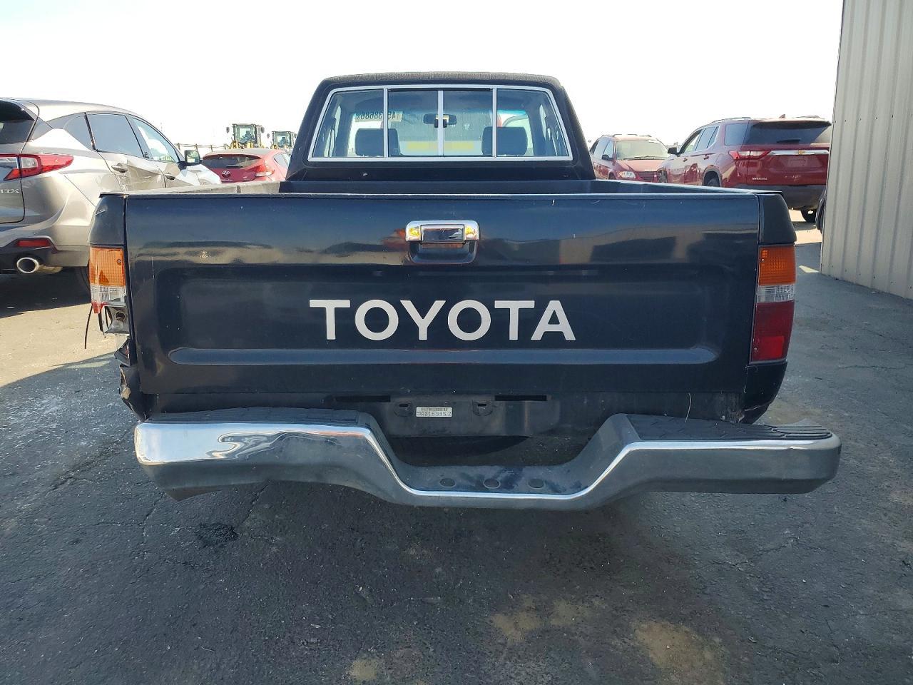 1990 Toyota Pickup Deluxe