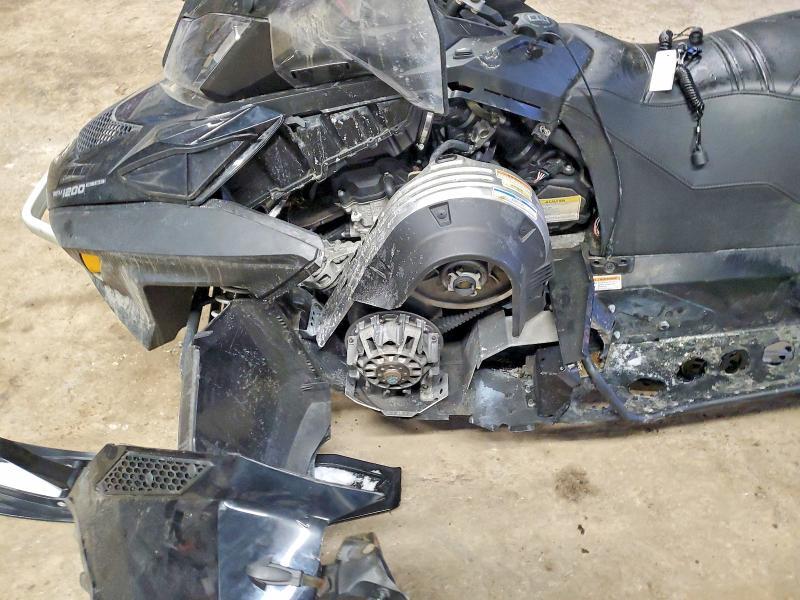 2016 Skidoo Snowmobile