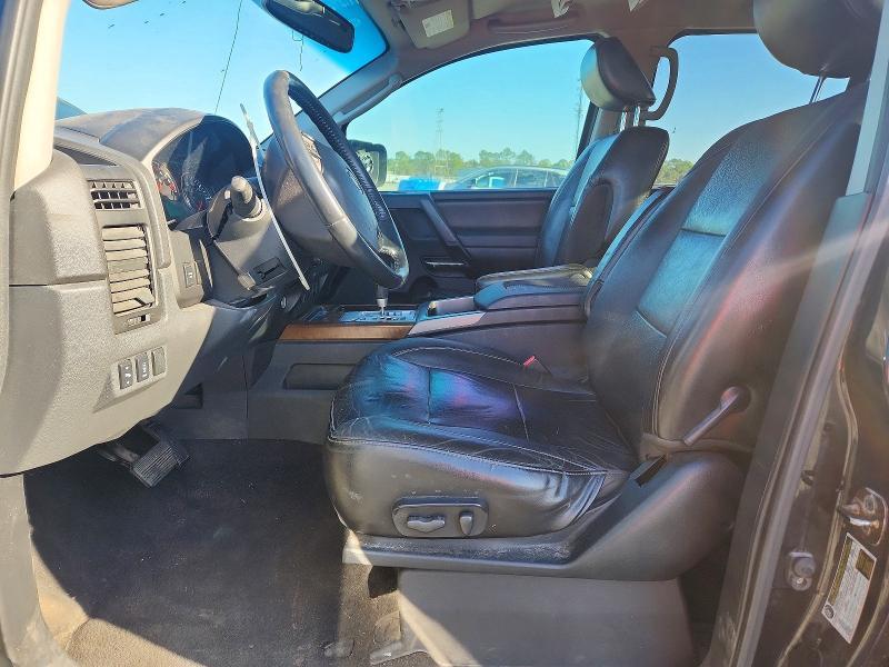 2010 Nissan Titan SE