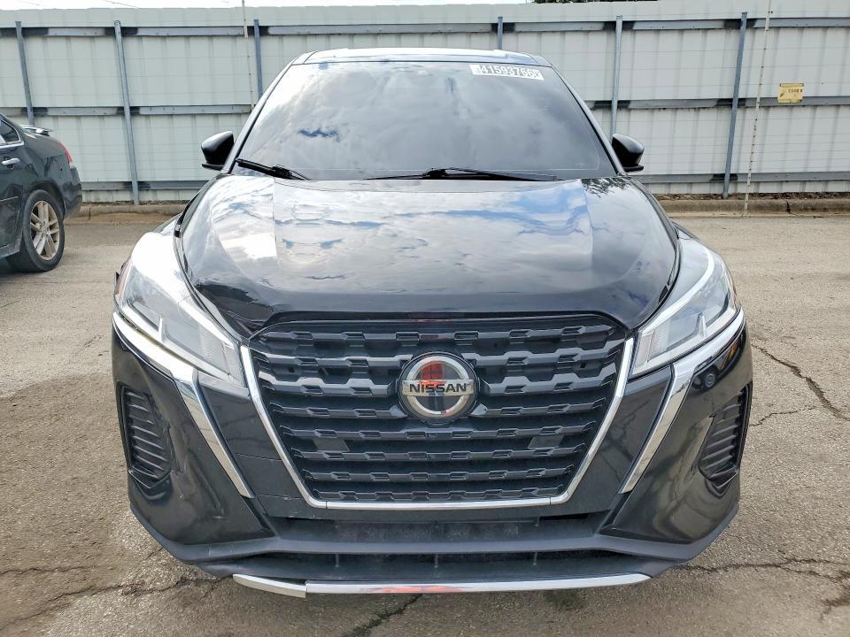 2021 Nissan Kicks s