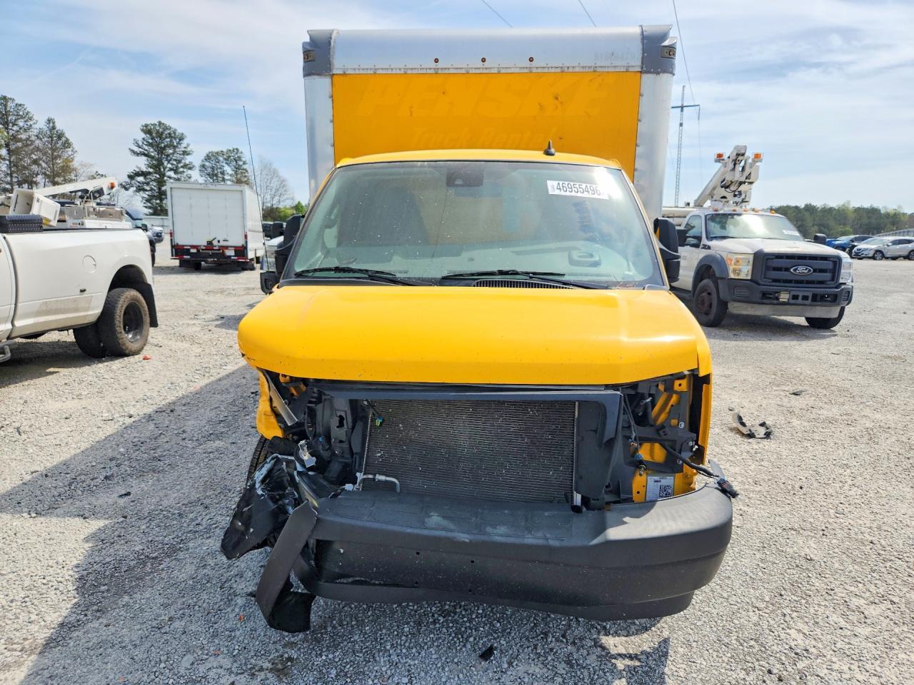 2022 GMC Savana BOX Truck