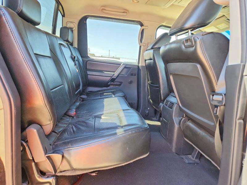 2010 Nissan Titan SE