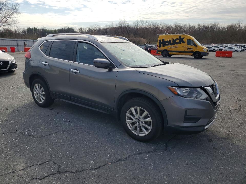2020 Nissan Rogue sv