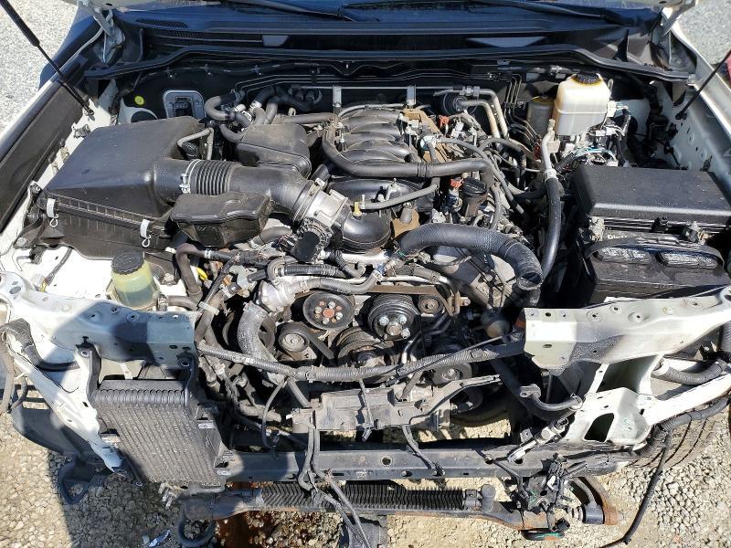 2016 Toyota Land Cruiser Base