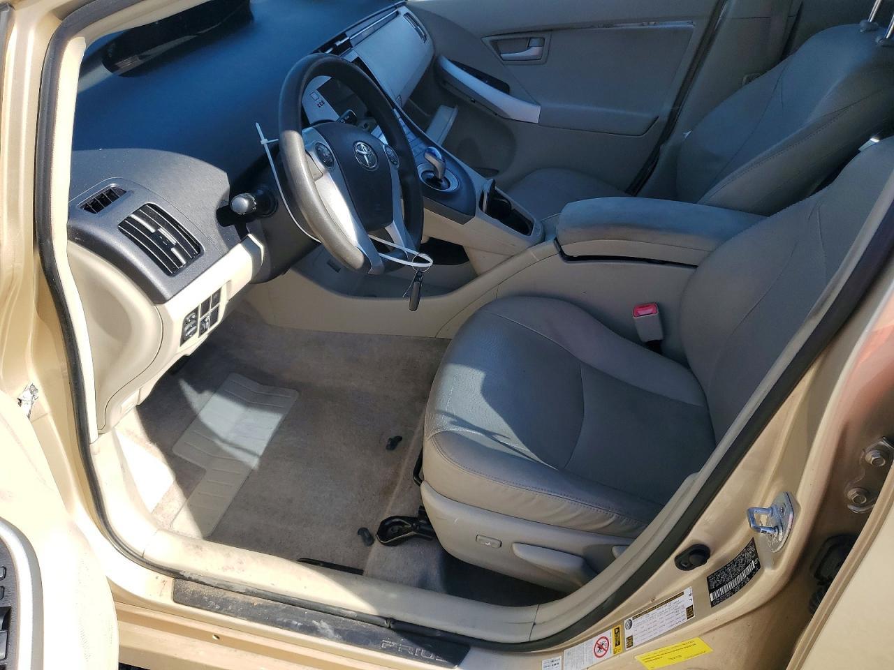 2010 Toyota Prius ii