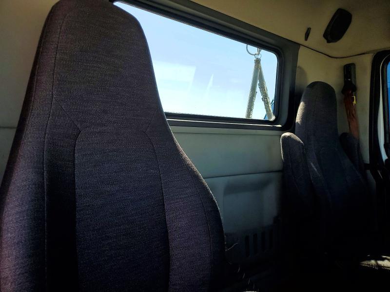 2021 Volvo VNR Semi Truck