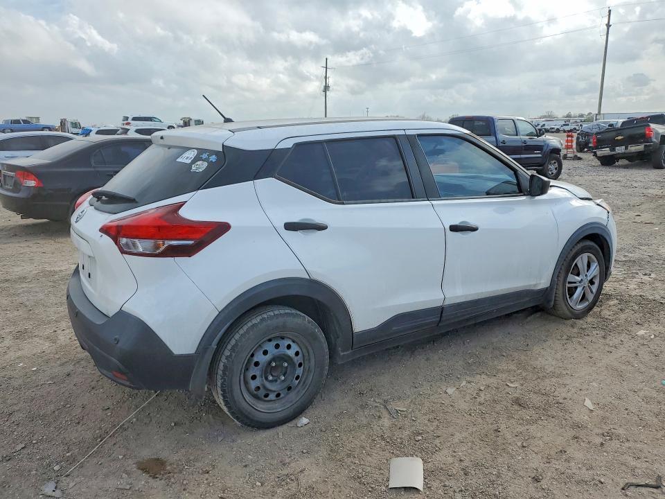 2020 Nissan Kicks s