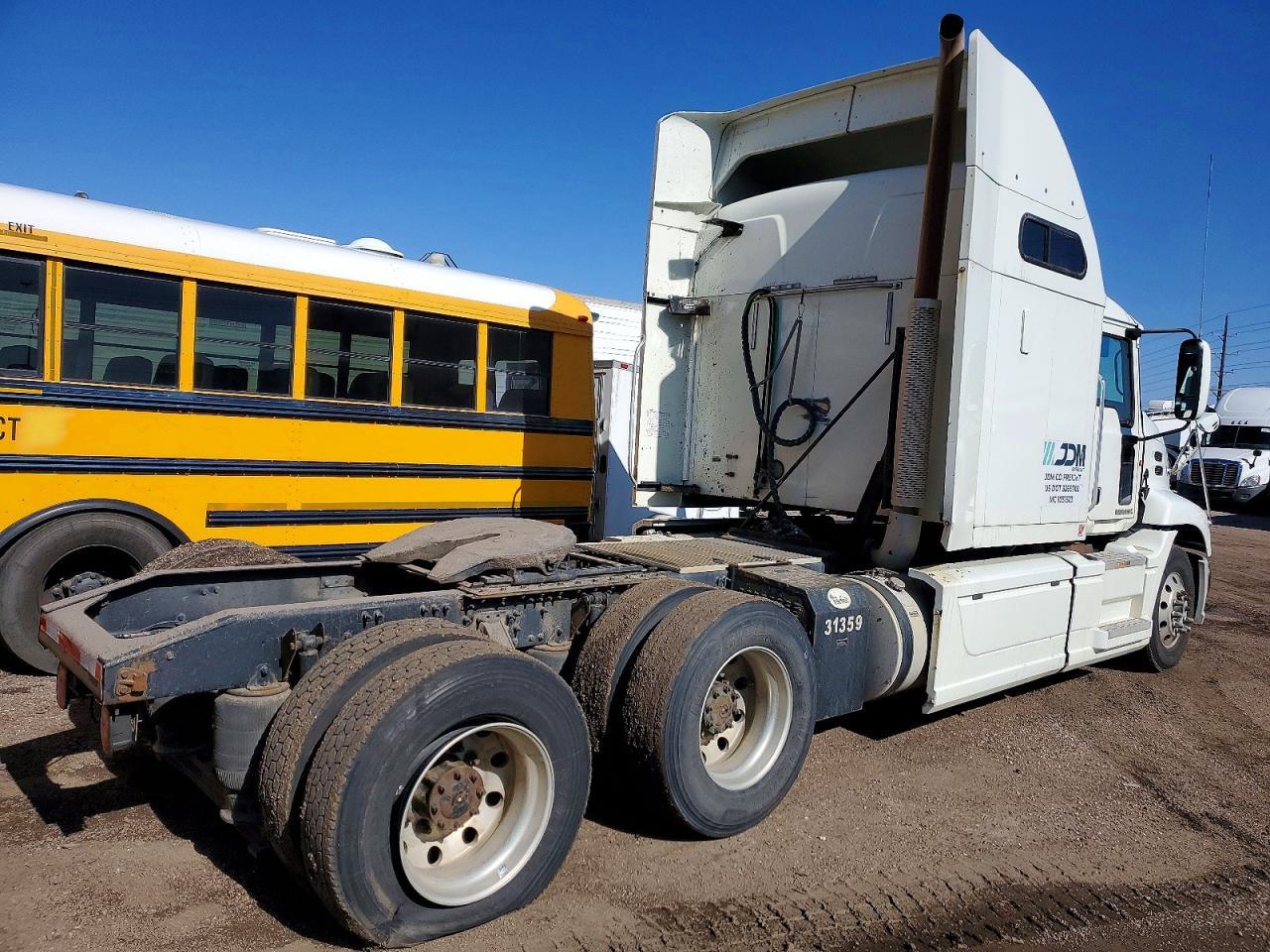 2014 Mack CXU613 Semi Truck