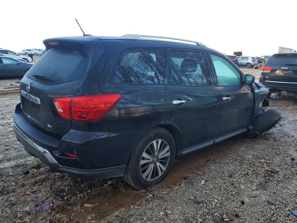 2017 Nissan Pathfinder sv