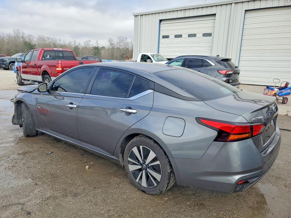 2022 Nissan Altima 2.5 sv