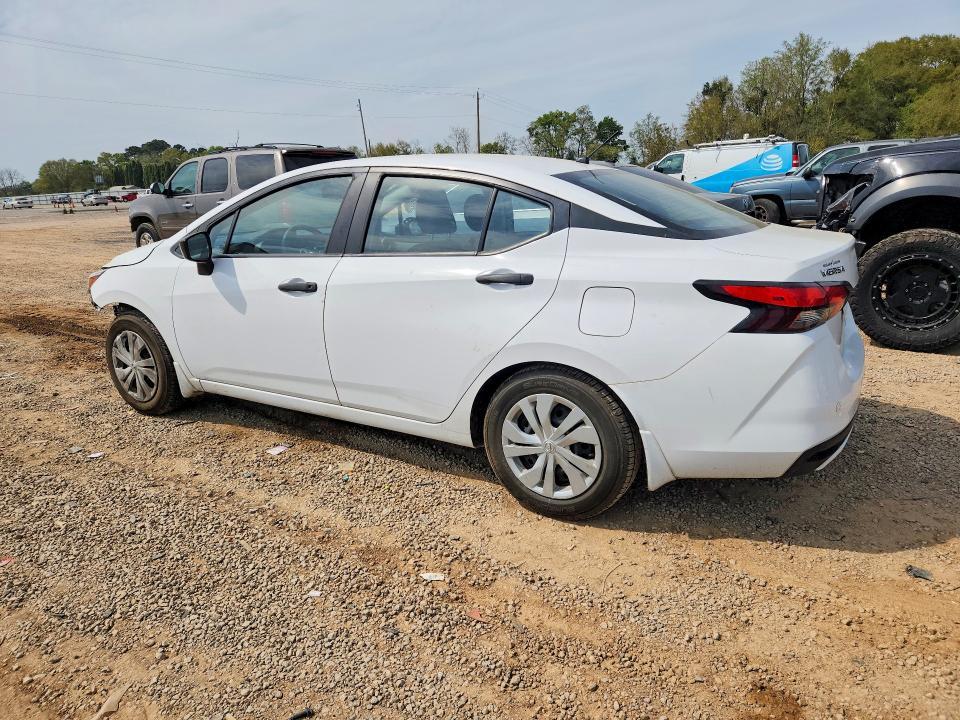 2022 Nissan Versa s