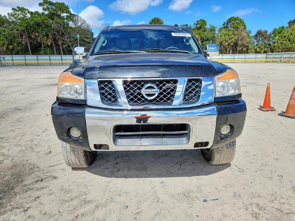 2015 Nissan Titan SV