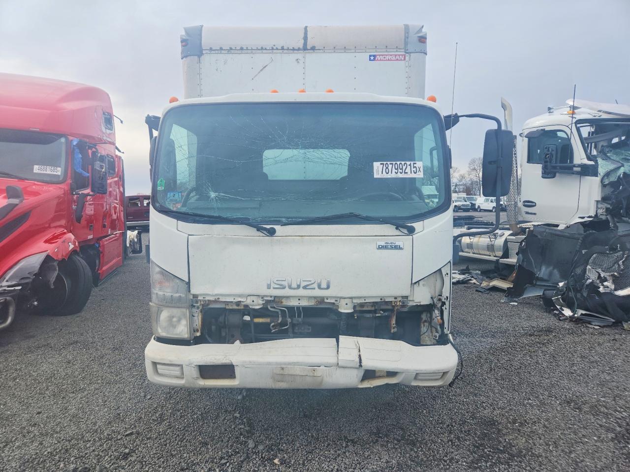 2013 Isuzu NPR HD BOX Truck
