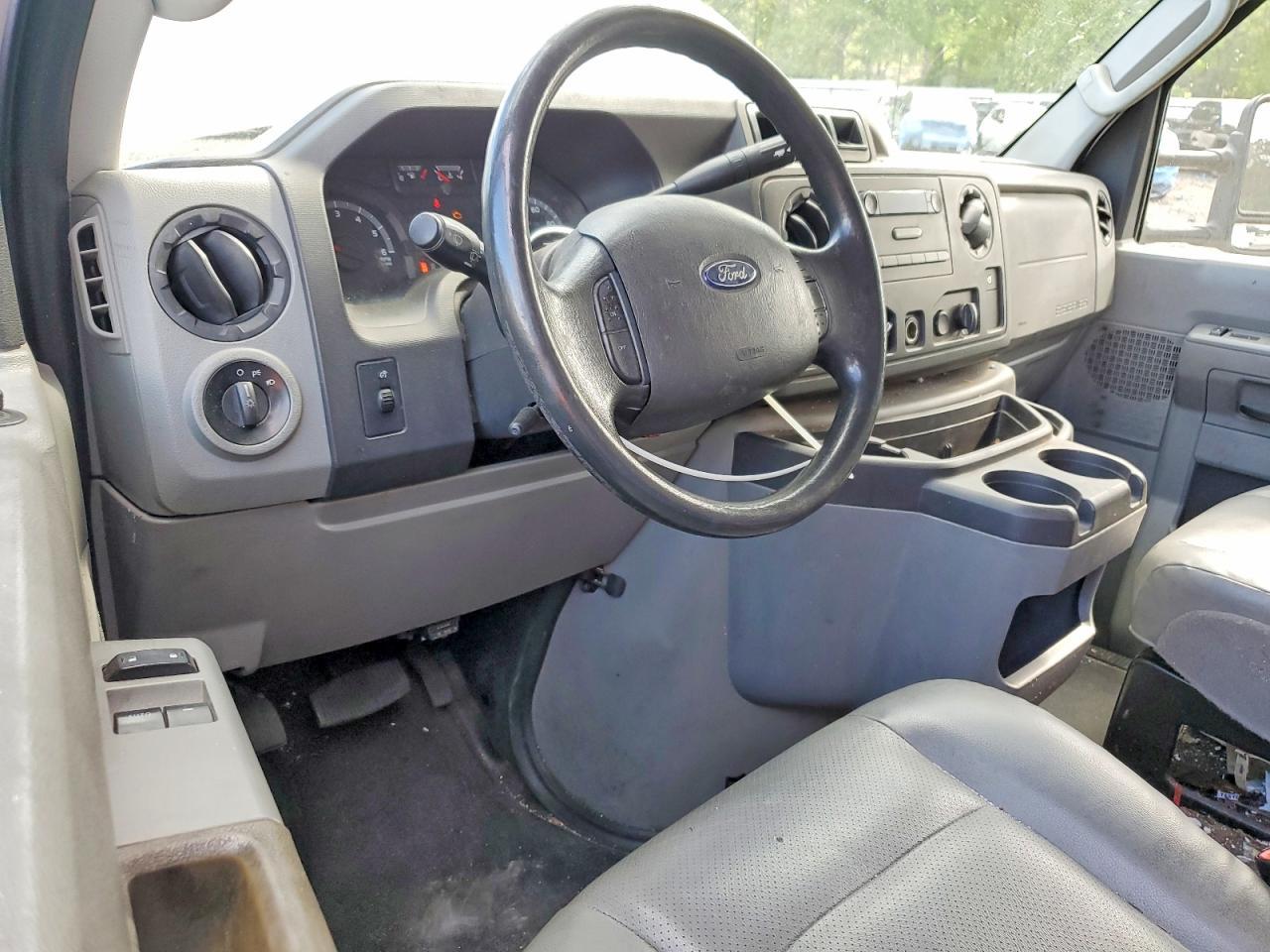 2016 Ford E350 BOX Truck