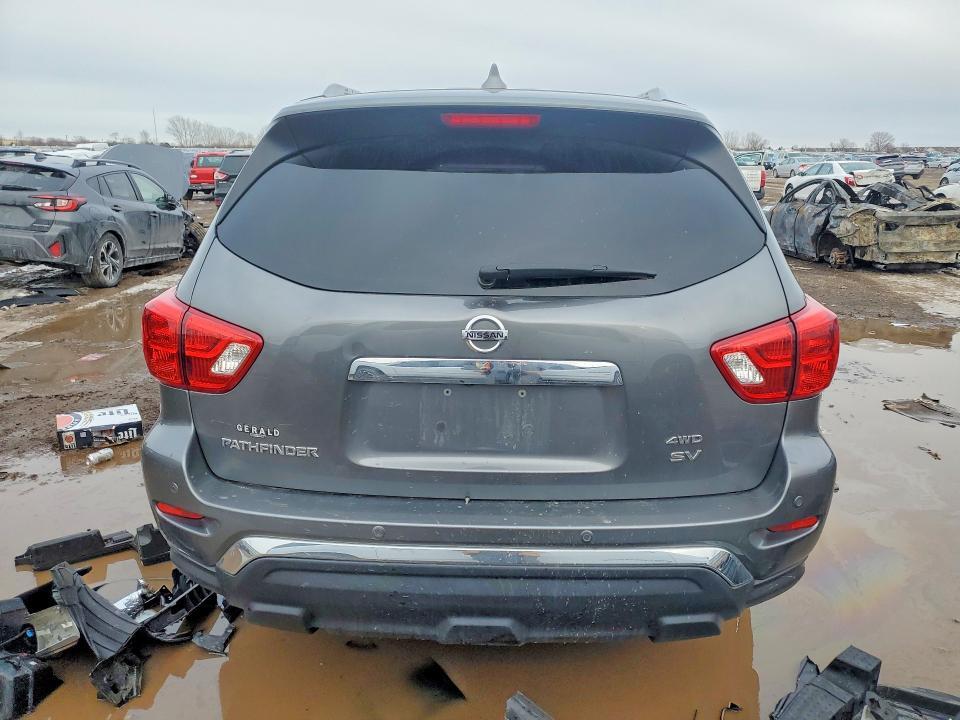 2019 Nissan Pathfinder sv