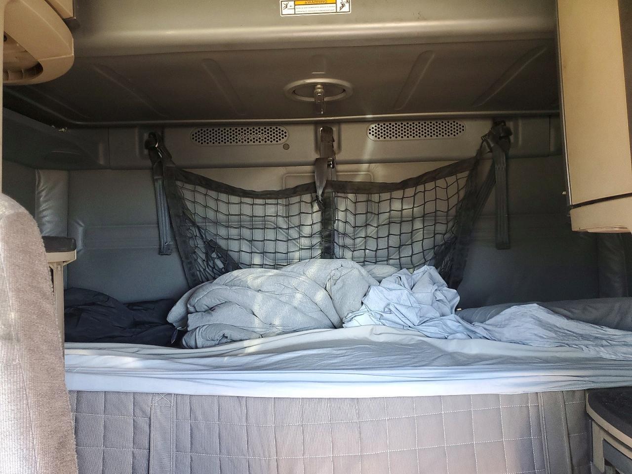 2016 Freightliner Cascadia 125 Semi Truck