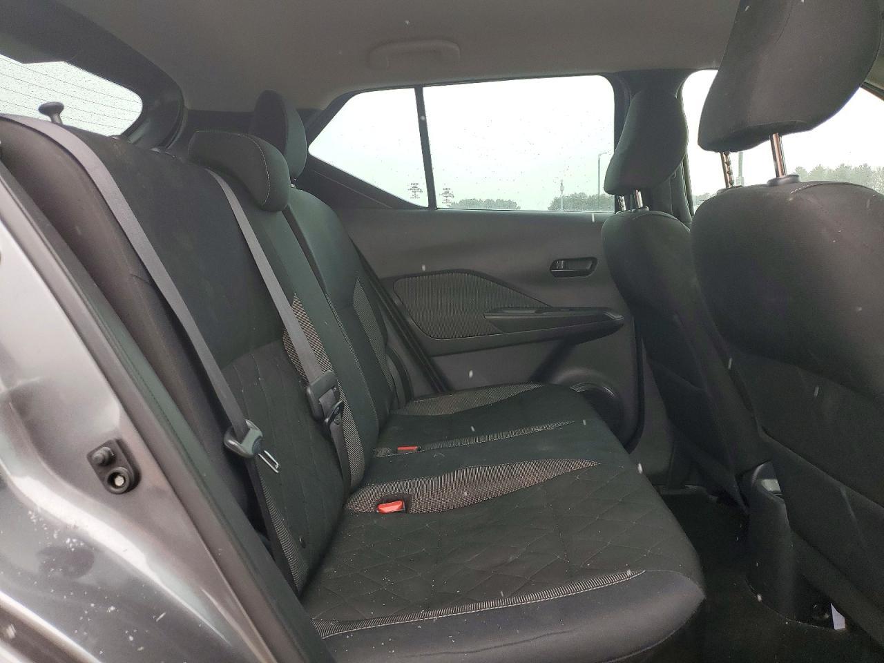 2019 Nissan Kicks s