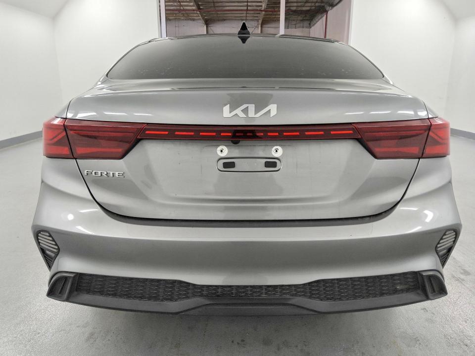 2022 KIA Forte lxs