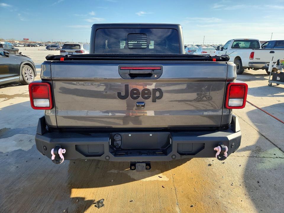 2022 Jeep Gladiator Sport
