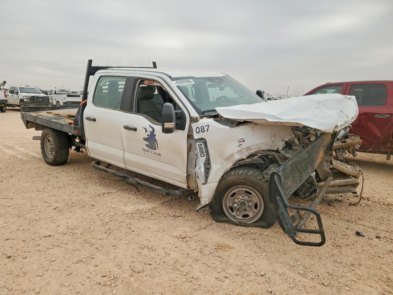 2023 Ford F250 Super Duty Flatbed Truck