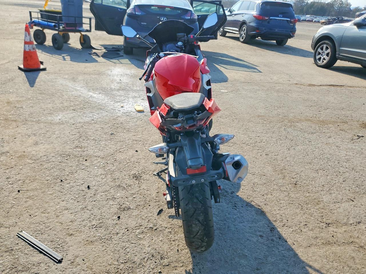 2021 Kawasaki EX400