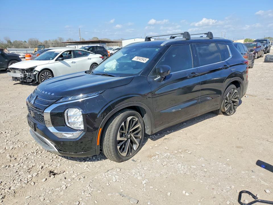 2023 Mitsubishi Outlander se