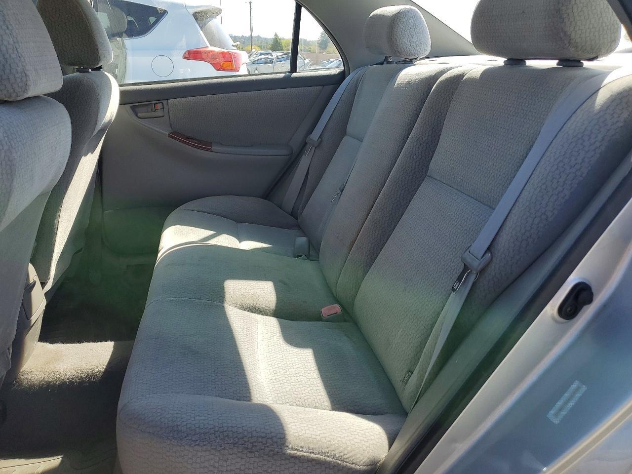 2004 Toyota Corolla le