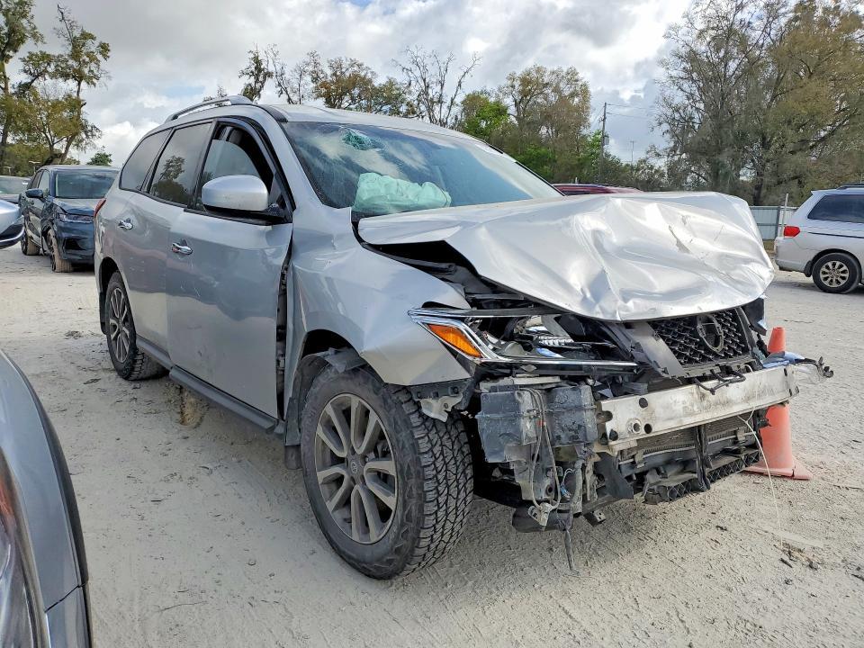 2015 Nissan Pathfinder s