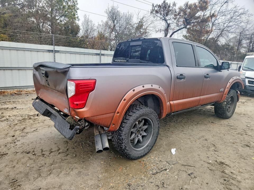 2018 Nissan Titan SV