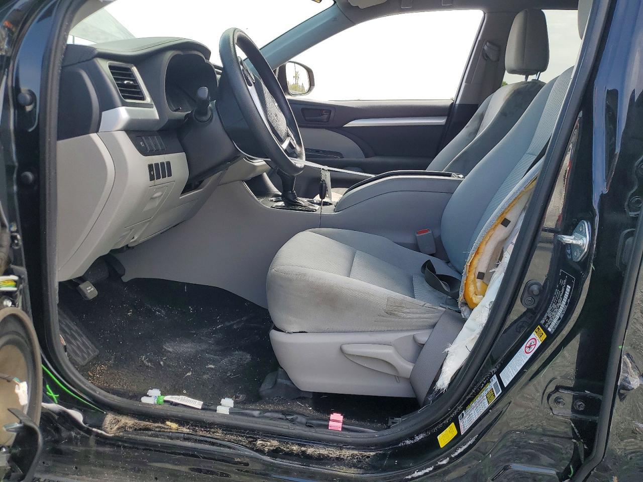 2019 Toyota Highlander le