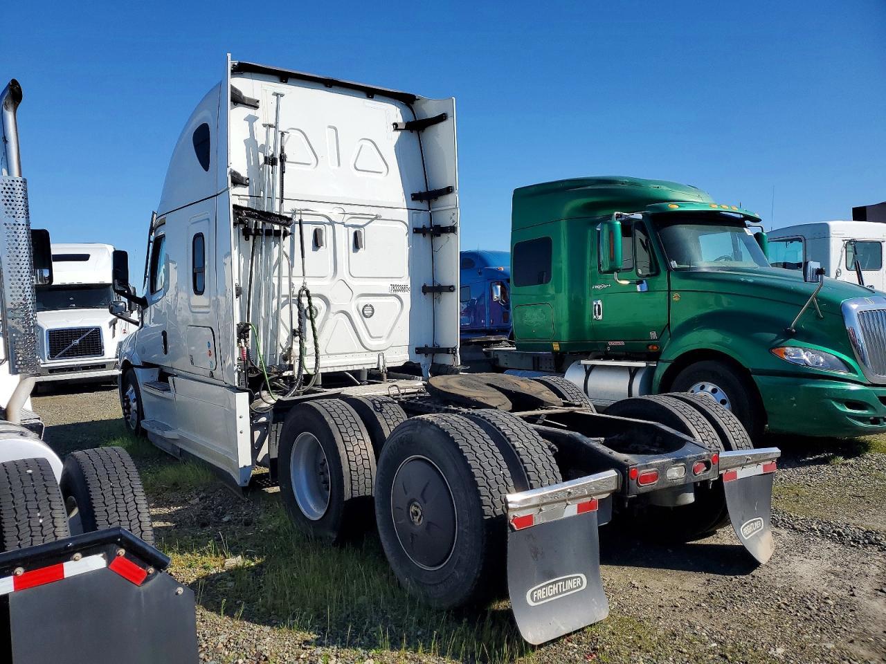 2022 Freigliner 2022 Freightliner Cascadia 126 Semi Truck