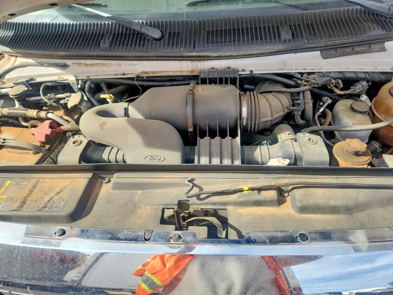 2013 Ford Econoline E450 Super Duty Cutaway Van