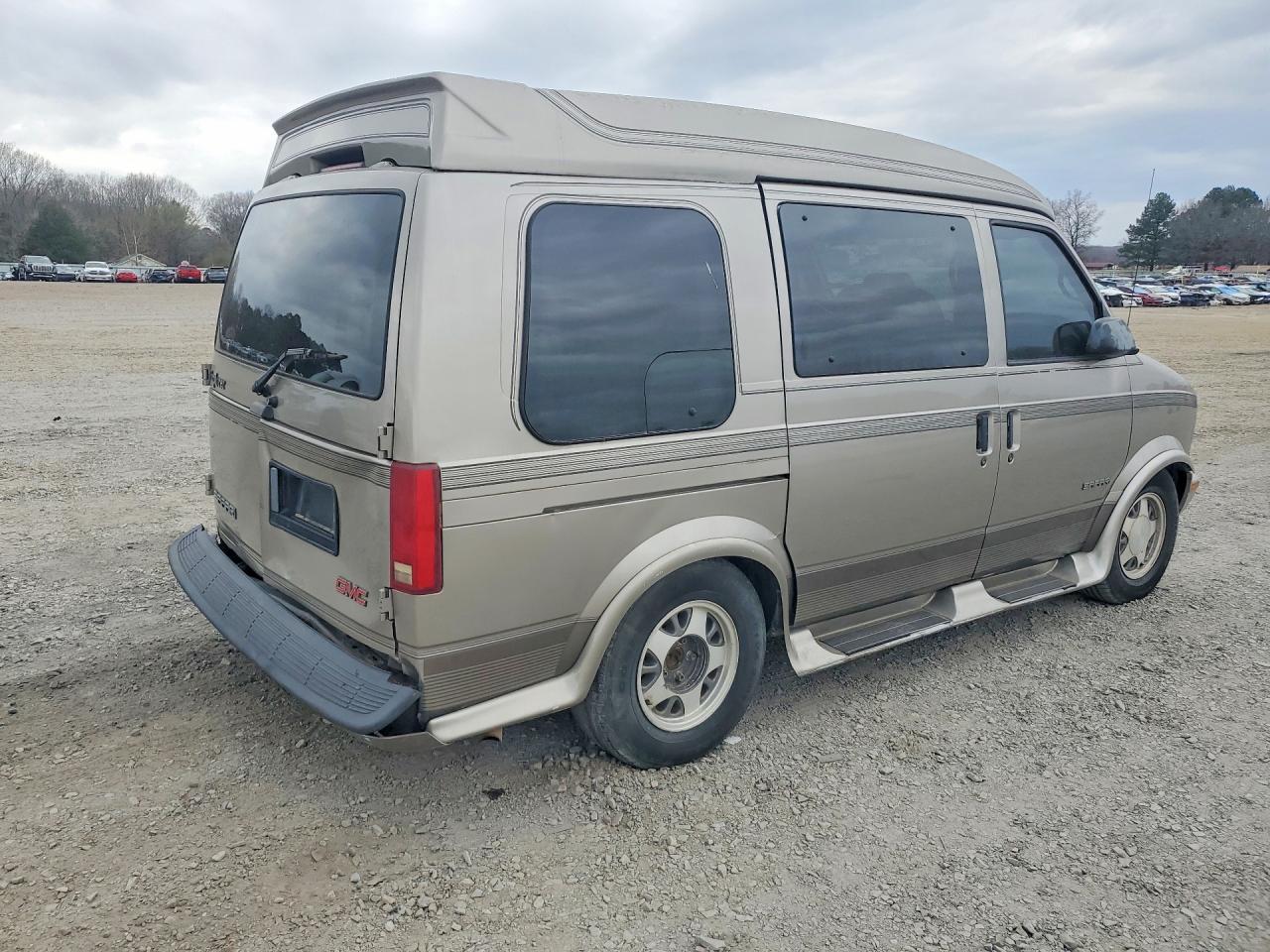 2001 GMC Safari