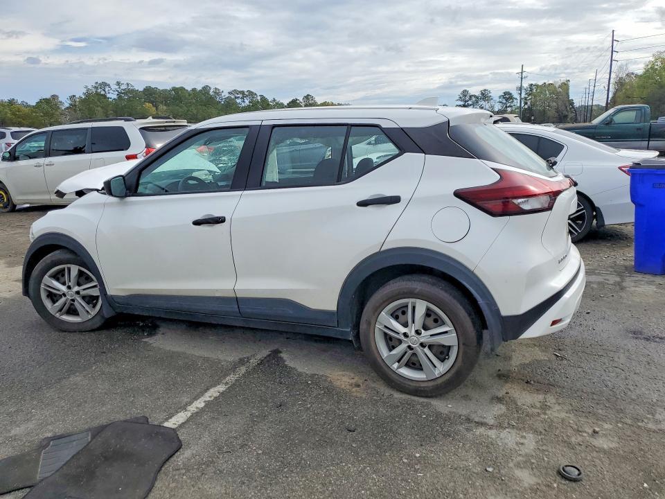 2023 Nissan Kicks s