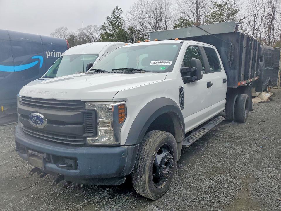 2018 Ford F450 Super Duty Flatbed Truck