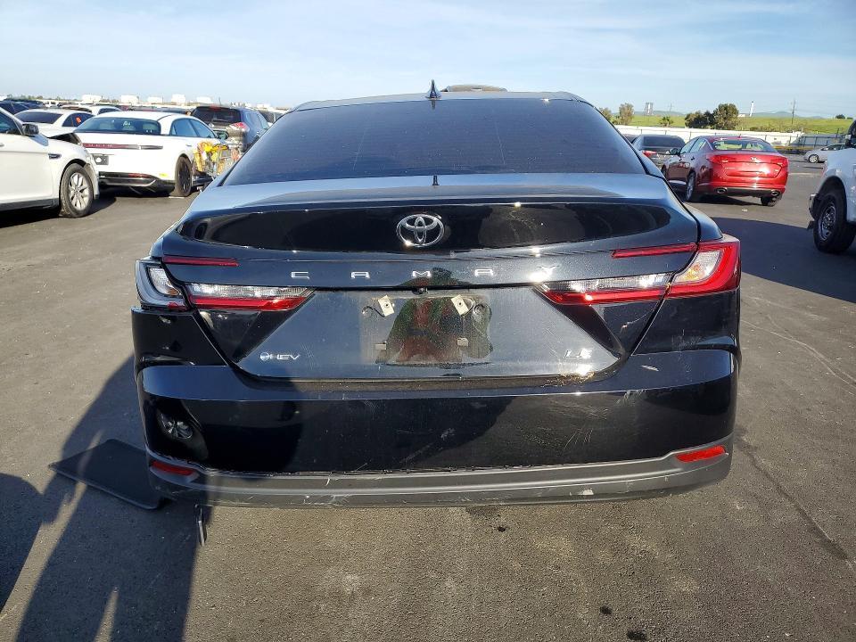 2025 Toyota Camry le