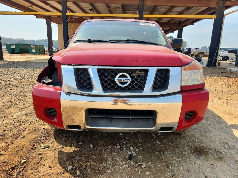 2011 Nissan Titan s