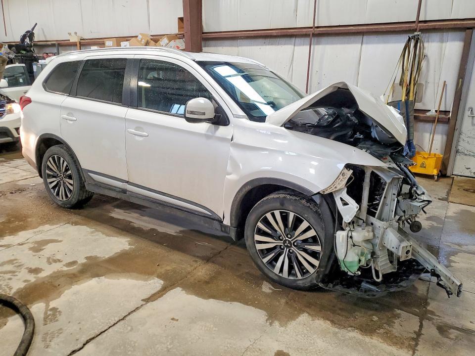 2020 Mitsubishi Outlander es