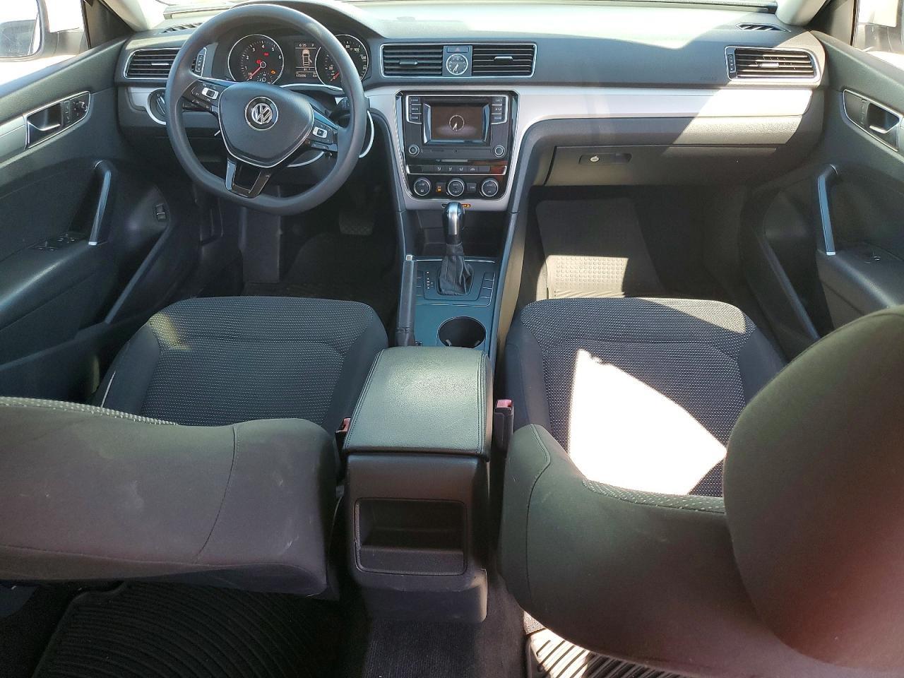 2017 Volkswagen Passat s