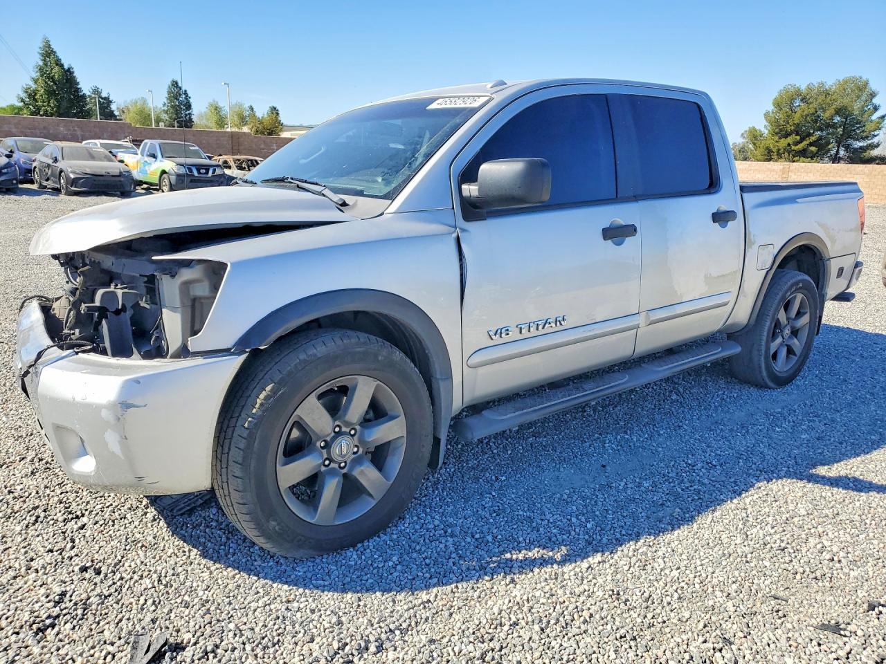2015 Nissan Titan SV